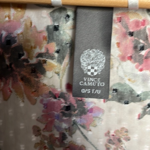 Vince Camuto Cover - Picture 5 of 6